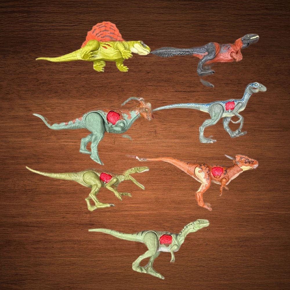 LOT OF 7 DINOSAURS 7,5 inches.